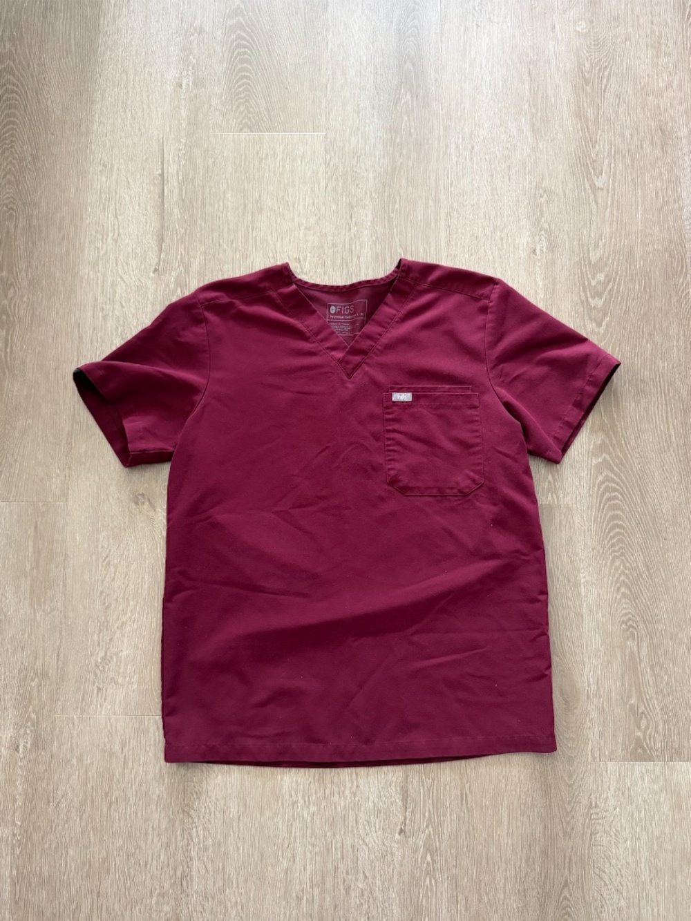 Figs Men’s Leon Three-Pocket Scrub Top in Burgundy, M
